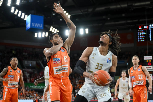 着相反方向 着相反方向