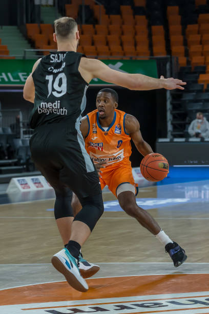 左右徘徊 左右徘徊