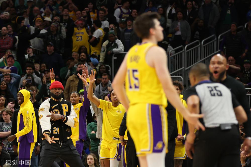 随着三分球 随着三分球